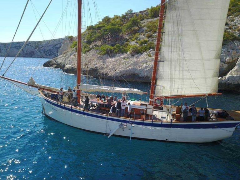 Visite des calanques en voilier