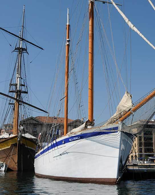 Le voilier Alliance à quai au Vieux Port