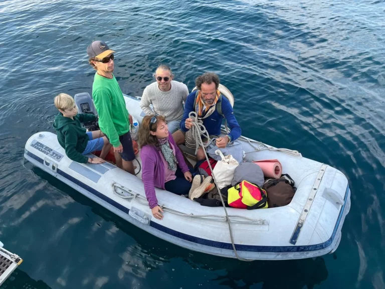 Arrivée des passagers à bord de la goélette Alliance